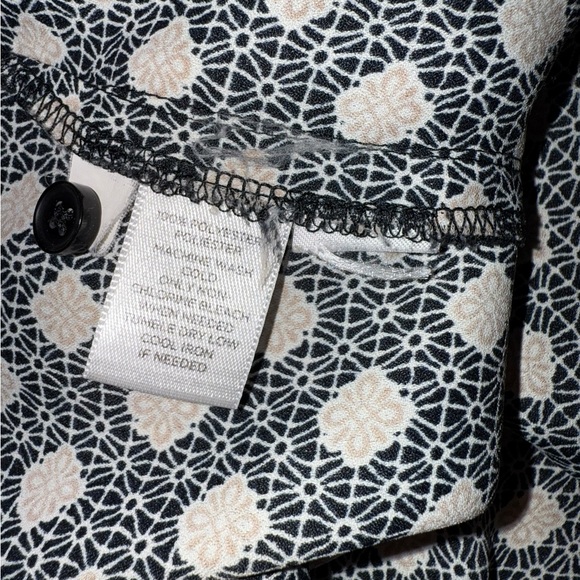 Ann Taylor LOFT Black White and Tan Patterned Long Sleeve Blouse Size Small - Picture 6 of 6